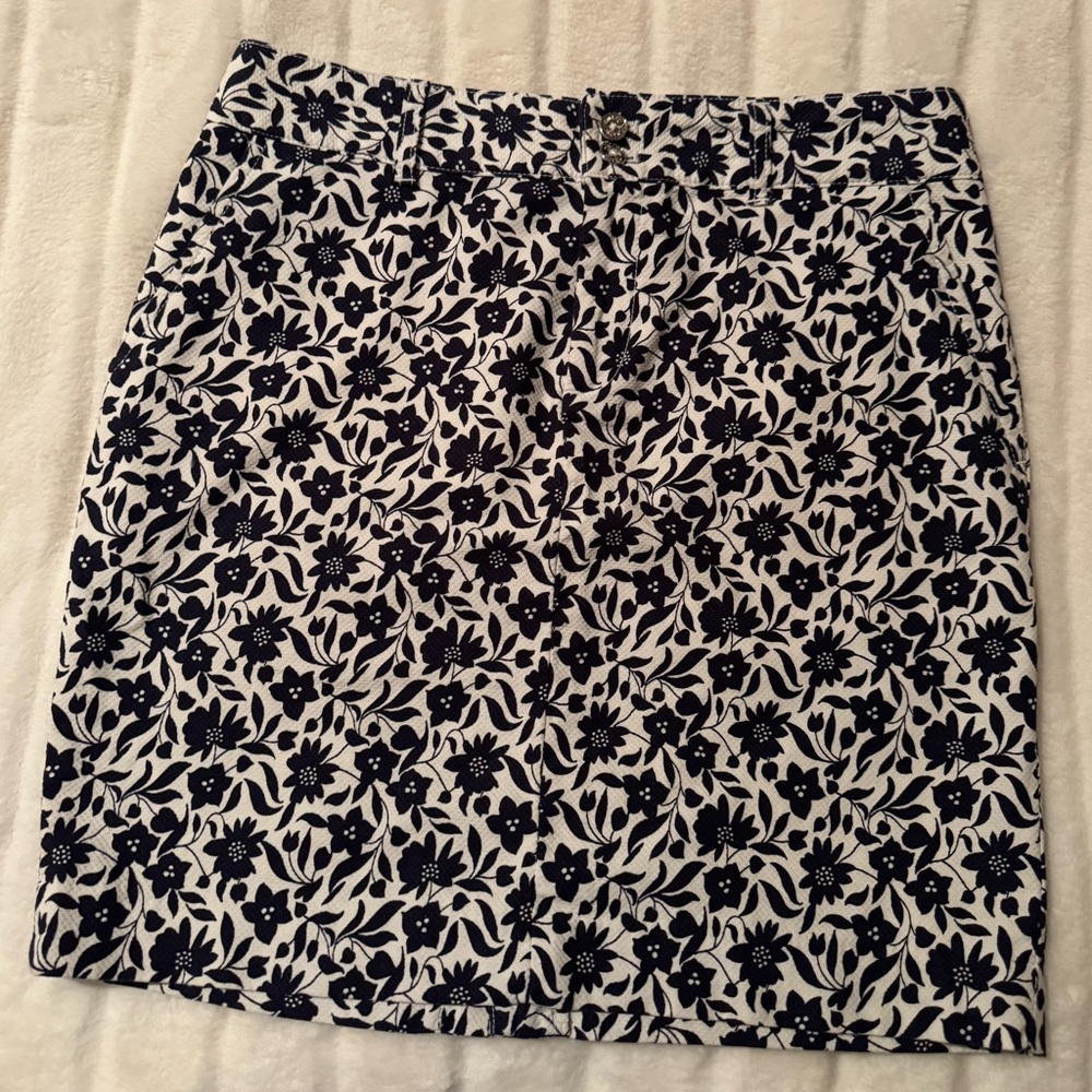 Chaps skirt size 4